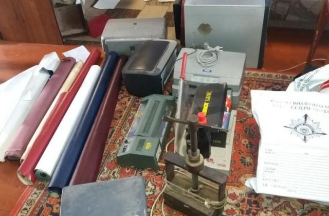 Подделывали дипломы и печатали «паспорта ЛДНР»: в Харькове разоблачили группу злоумышленников