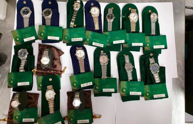 Иностранец пытался ввезти в Киев 16 часов Rolex на 4 млн грн