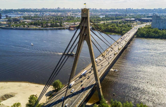 В Киеве ограничат движение по Северному мосту