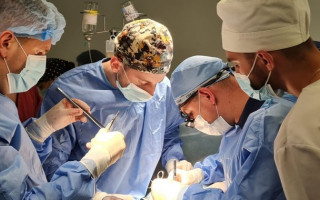 В Івано-Франківську провели першу родинну трансплантацію нирки