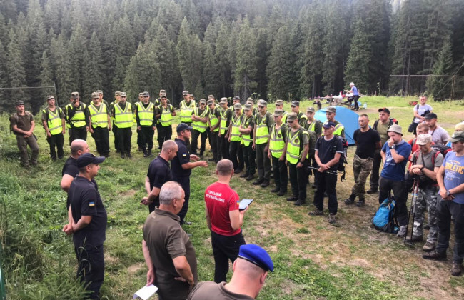 Шукали два дні: у Карпатах знайшли хлопчика, який заблукав