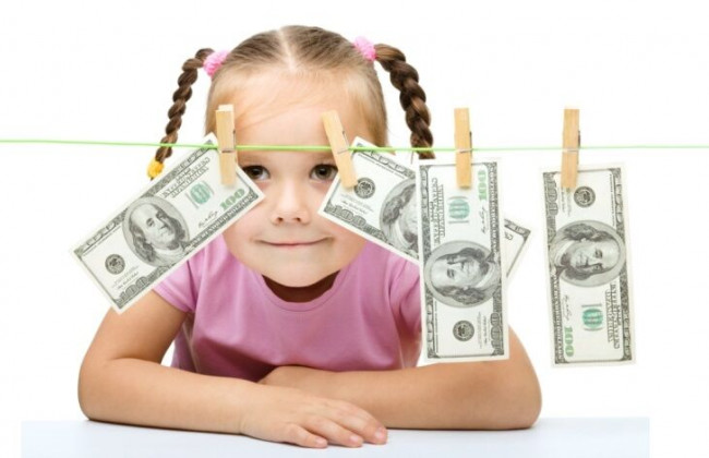 Як стягнути аліменти з божника, якщо він проживає за кордоном: роз’яснення