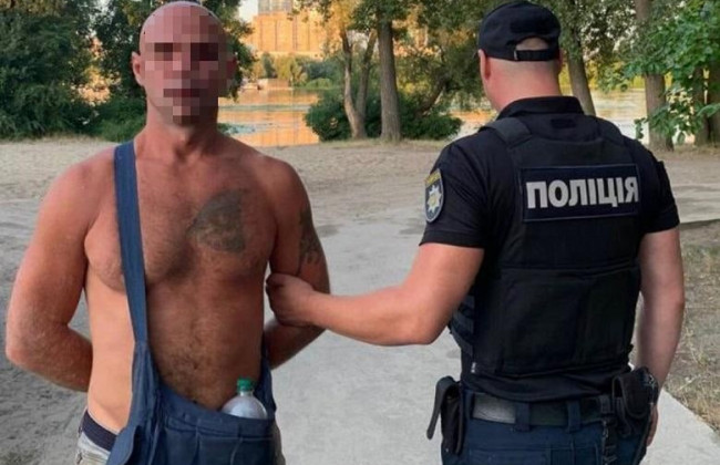 У київському Гідропарку чоловік побив і пограбував пенсіонера