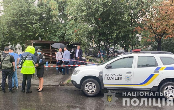 В Киеве посреди улицы избили и застрелили мужчину