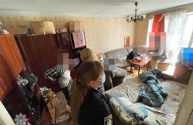 У Тернополі батько морив голодом сина: дозволяв лише пити воду