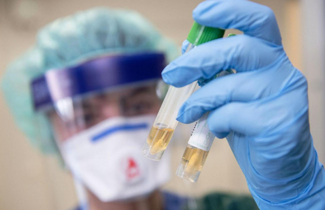 Ученые заявили, что вакцинированные люди могут передавать вирус бессимптомно