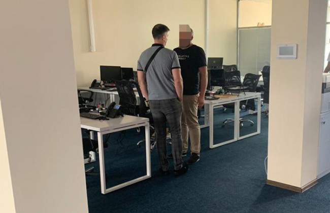 Розкрадання 33 млн грн у «Київському інституті земельних відносин»: прокуратура проводить обшуки у постачальника