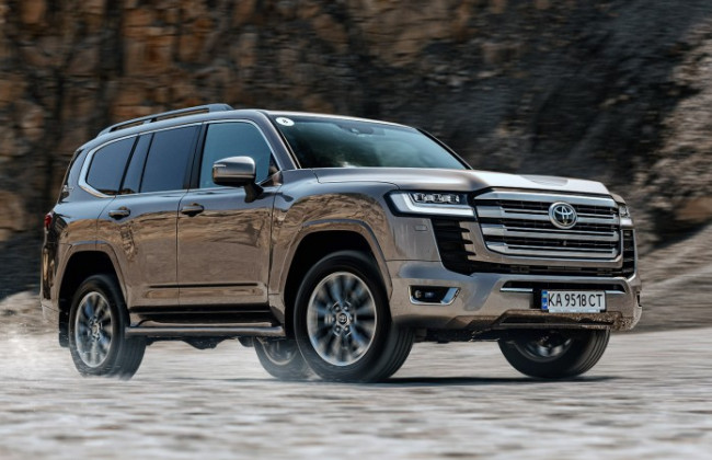 В Украине заметили в составе кортежа новейший внедорожник: фото