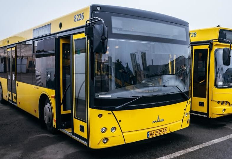 Оскорбляла кондуктора: в Харькове пассажиры выгнали из троллейбуса женщину