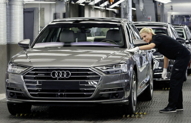Audi останавливает свои заводы: что стало причиной
