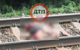 Жуткая трагедия под Киевом: поезд сбил насмерть молодого парня