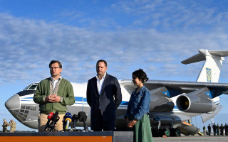 У Київ прибув літак з евакуйованими з Афганістану