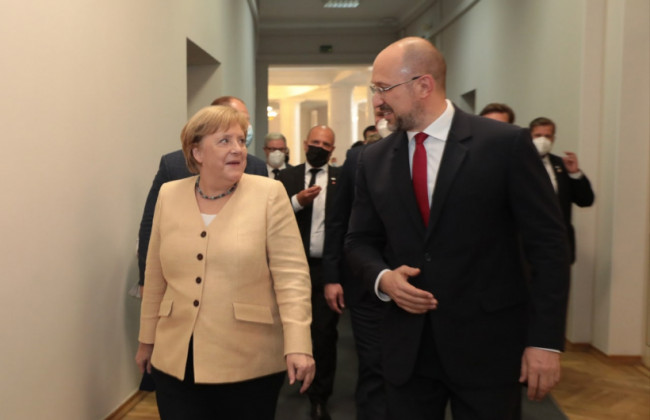 Шмигаль обговорив з Меркель програму Енергетичного партнерства з Німеччиною