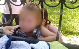 На Прикарпатье девочка застряла головой в железной ограде