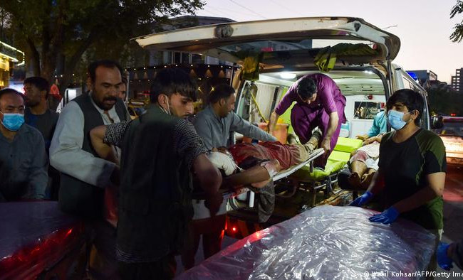 Теракт в аэропорту Кабула: более 100 человек погибли в результате взрыва