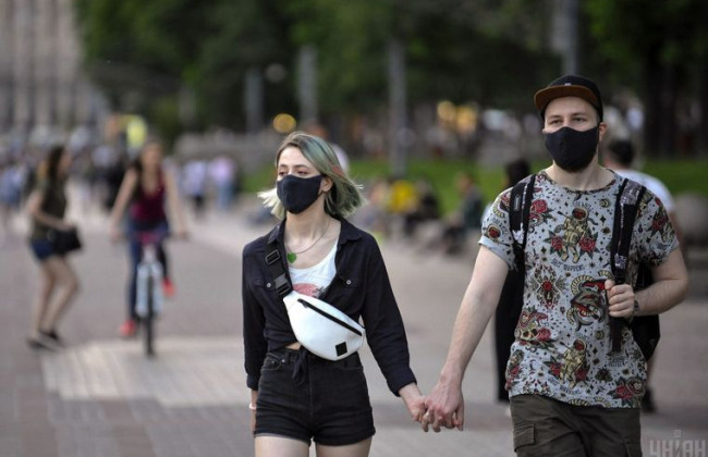 В этом году точно не закончится: Минздрав дал тревожный прогноз о пандемии