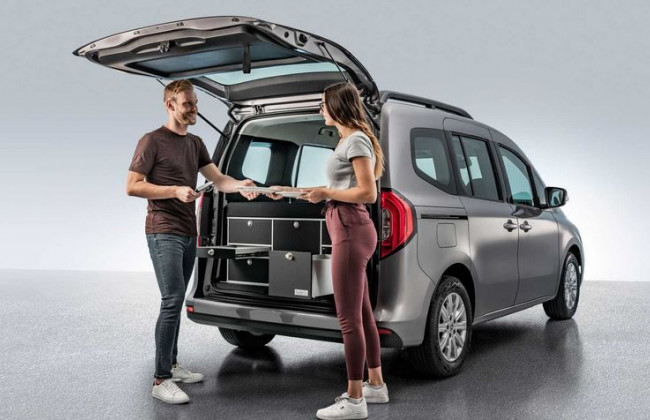 Бюджетный Mercedes превратили в оригинальный дом на колесах, фото