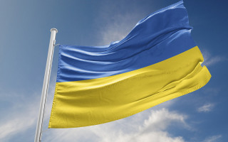 По всей Украине приспустят государственные флаги