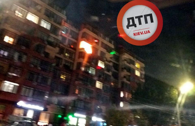 В Киеве вспыхнул пожар в многоэтажке