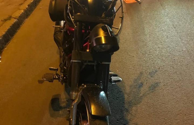 В Харькове мотоциклист сбил людей на остановке