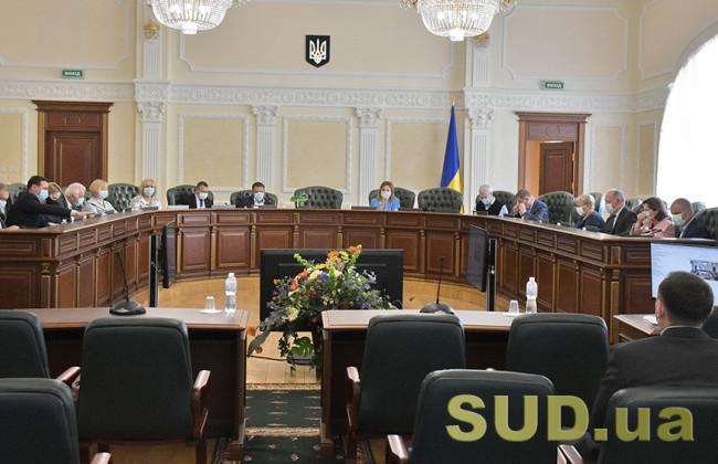 Высший совет правосудия попросил у Шмыгаля средства на мебель для кабинетов членов ВСП