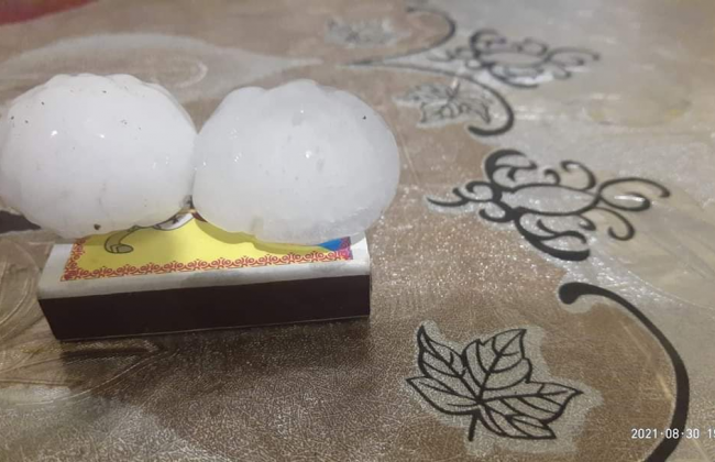 Под Киевом выпал крупный град размером с куриное яйцо: фото