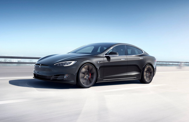 Tesla обновила электрокар Model S: что улучшили в автомобиле
