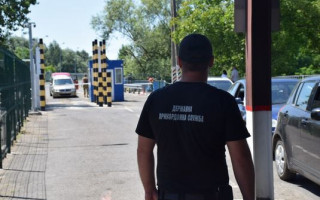 З 1 вересня Україна забороняє в'їзд автомобілям на придністровських номерах