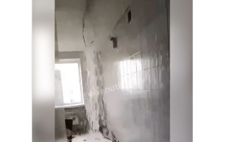 В Киеве серьезно затопило студенческое общежитие, видео