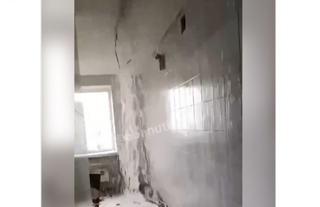 В Киеве серьезно затопило студенческое общежитие, видео