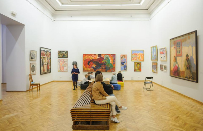 МОН пропонує позбавити працівників бібліотек і музеїв вишів статусу науково-педагогічних працівників