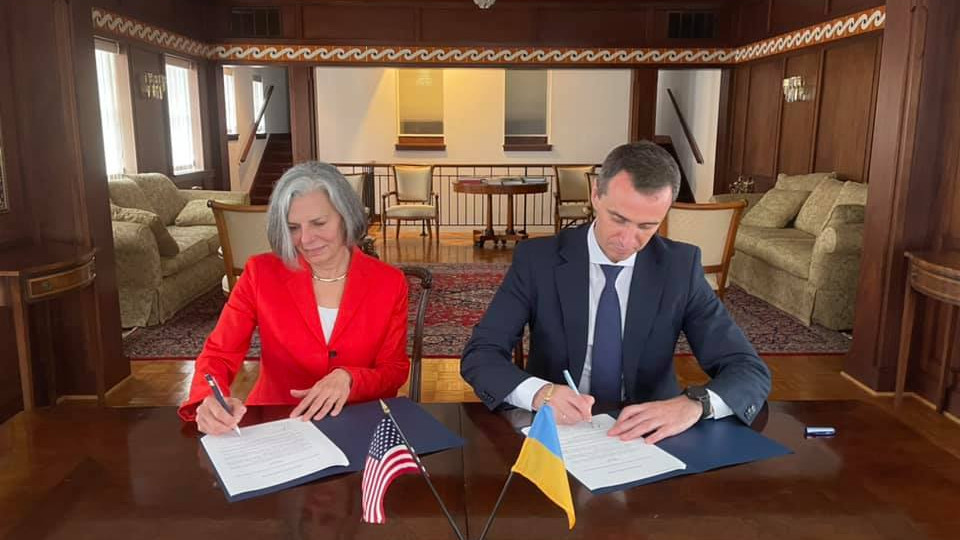 Україна та США підписали низку домовленостей щодо боротьби з раком, діабетом і захворюваннями серця