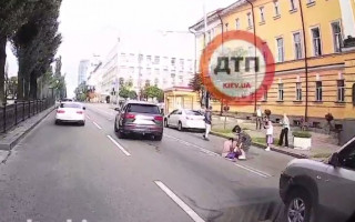 «Не дошла до университета»: в Киеве студентка попала в ДТП