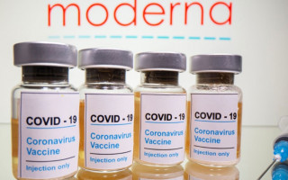 Вакцина Moderna оказалась эффективнее Pfizer: создает в два раза больше антител
