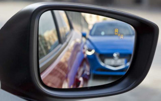 В Киеве автоворы похищают зеркала с машин и требуют за них выкуп: фото