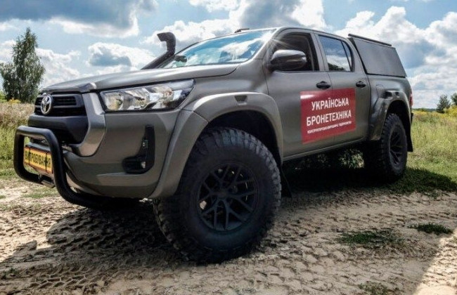 Toyota подготовила Hilux для украинской армии