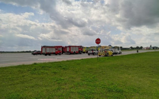 Во Львове самолет с Кипра совершил аварийную посадку: много «скорых» и спасателей