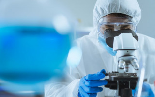 Вакцинация не остановит инфекцию COVID и ее распространение, но уменьшит риск, – исследователи