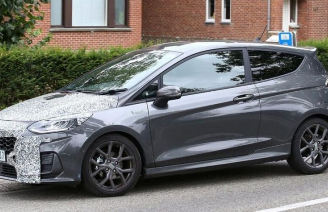 Обновленная Fiesta показалась на дорогах: фото
