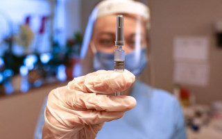 В Европе обеспокоились побочками после вакцин Pfizer и Johnson&Johnson