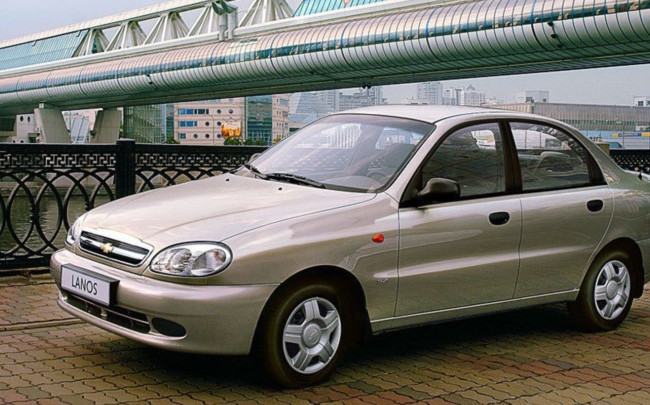 ТОП-5 дешевых седанов с очень надежной подвеской