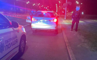 У Києві блогерка на Lexus втекла від поліції: що її чекає