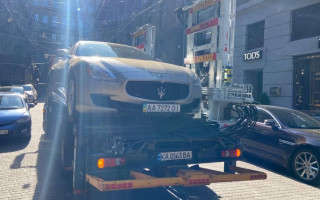 Не сплатив 19 штрафів: у столичного водія вилучили автомобіль, відео