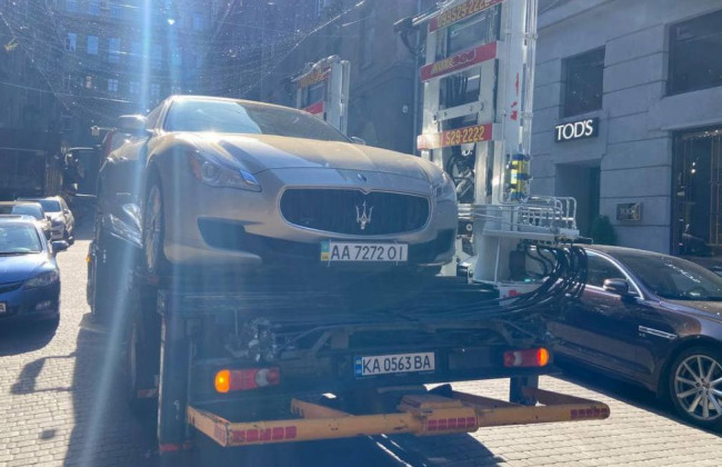 Не сплатив 19 штрафів: у столичного водія вилучили автомобіль, відео