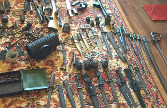 На Кіровоградщині викрили «чорного» археолога на збуті зброї часів Другої світової війни