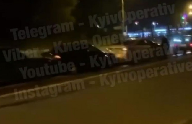 Масштабное ДТП в Киеве: разбито сразу 5 машин, видео