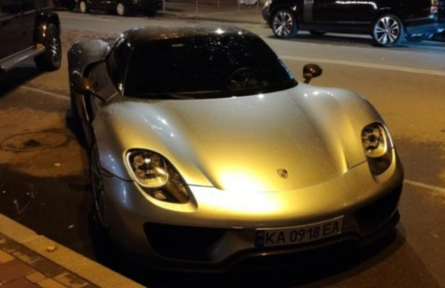 В Киеве заметили редкий Porsche: стоит десятки миллионов