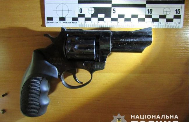 В Киеве мужчина подстрелил родного брата