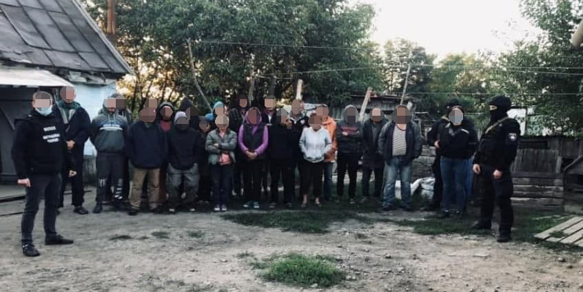 Утримували 120 людей у трудовому рабстві: у Києві затримали банду