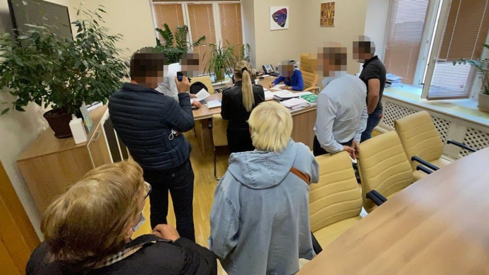 Посадовців КМДА підозрюють у незаконній передачі землі в центрі Києва: проводяться обшуки